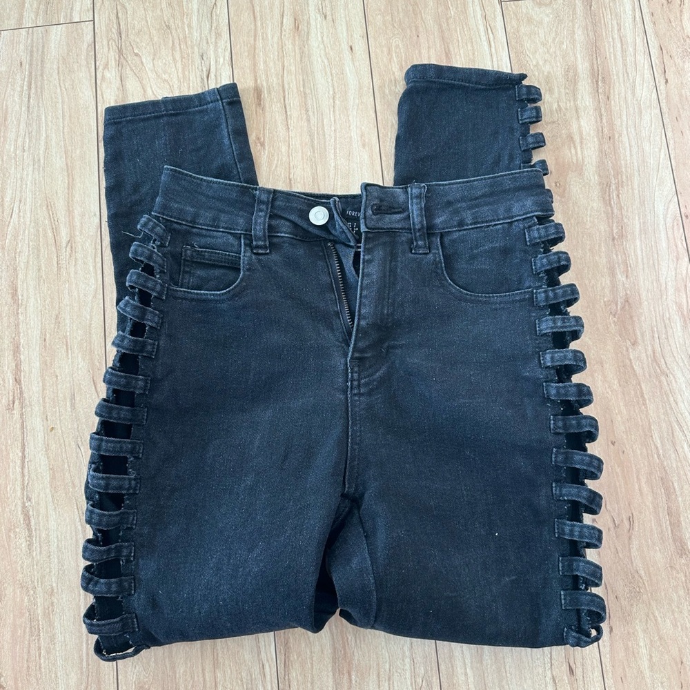 Forever 21 cut out crop jeans